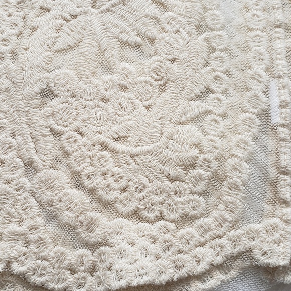 NWOT Sheer embroidered top - Picture 4 of 7